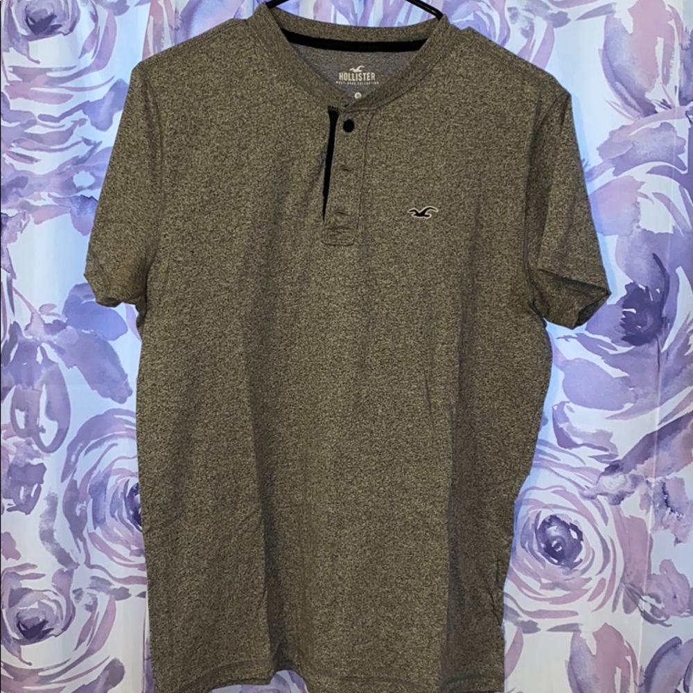 Hollister gray tee